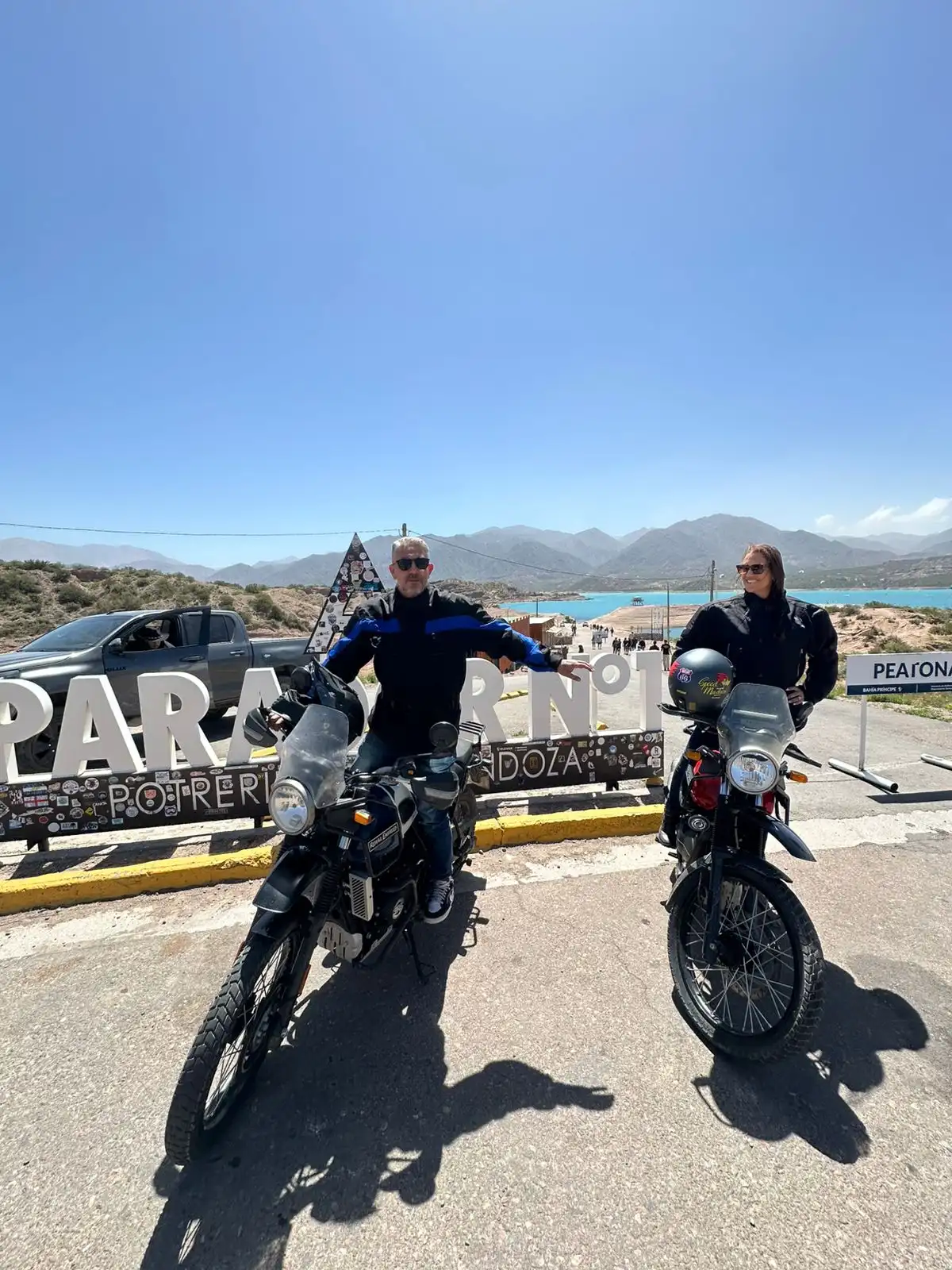 Ruta entre montañas de Mendoza